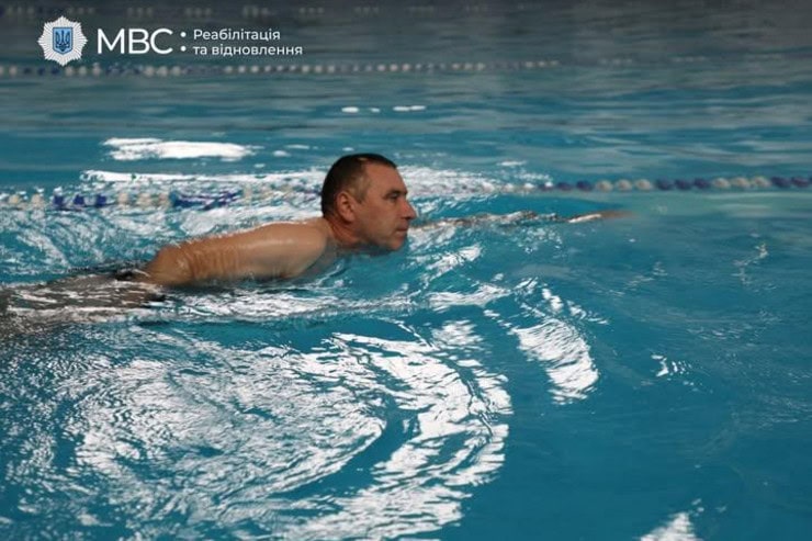 Бесплатные занятия плаванием для ветеранов будут проводить в бассейне в Чернобае