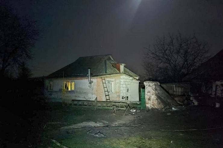 Внаслідок масованого ворожого обстрілу в Золотоніському районі пошкоджено будинки