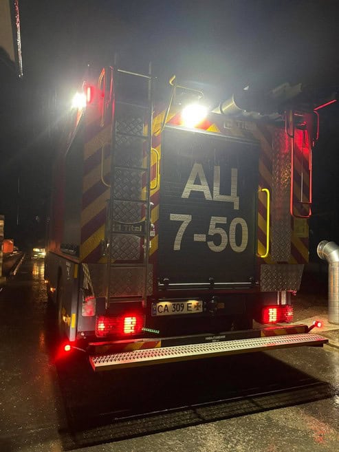 Наслідки негоди в Золотоноші: підтоплення, зламані дерева та ожеледиця